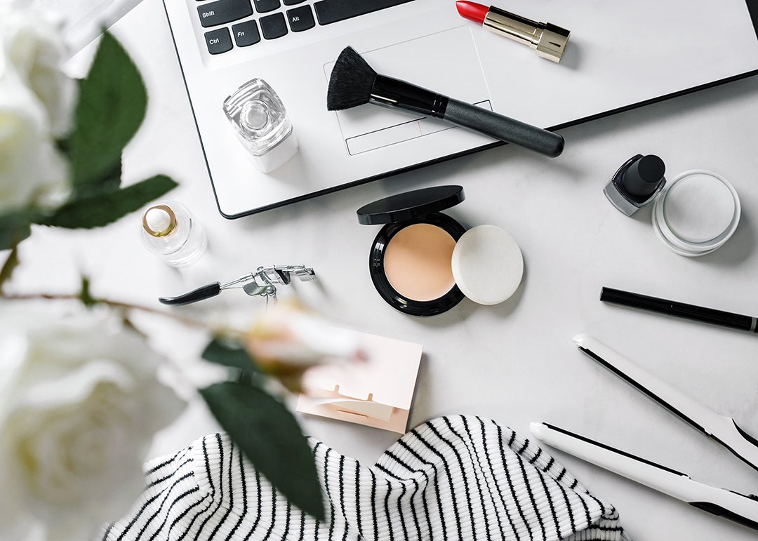 Girls! Ini 5 Skincare Wajib Ada Dalam Makeup Pouch-mu