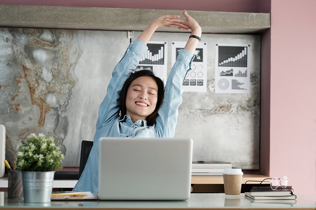 Gerakan Stretching Ini Bisa Bikin Kamu Makin Kreatif Di Kantor