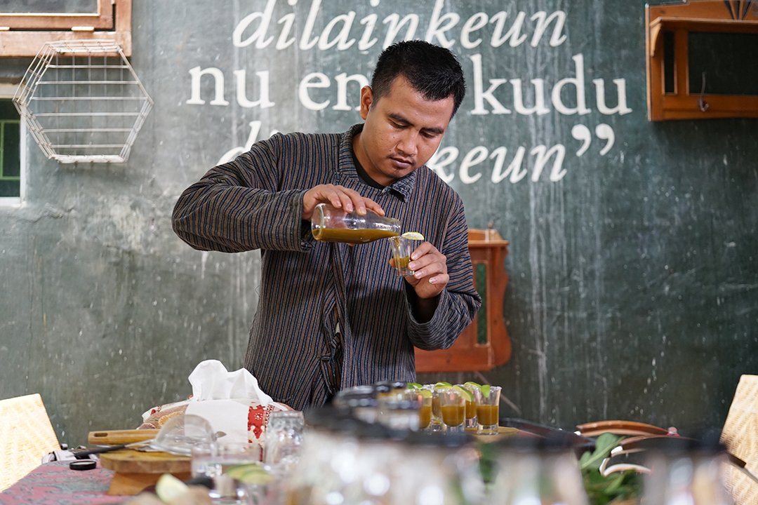 Racik Jamu Sendiri di Workshop Suwe Ora Jamu