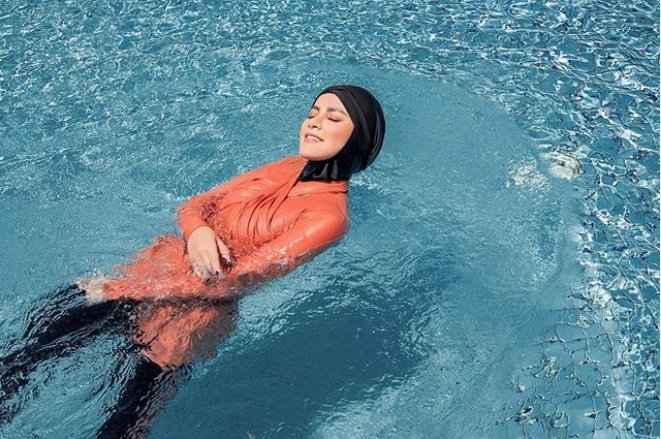 Olla Ramlan Tampil Modis Walaupun Berkeringat Dengan Lee Vierra