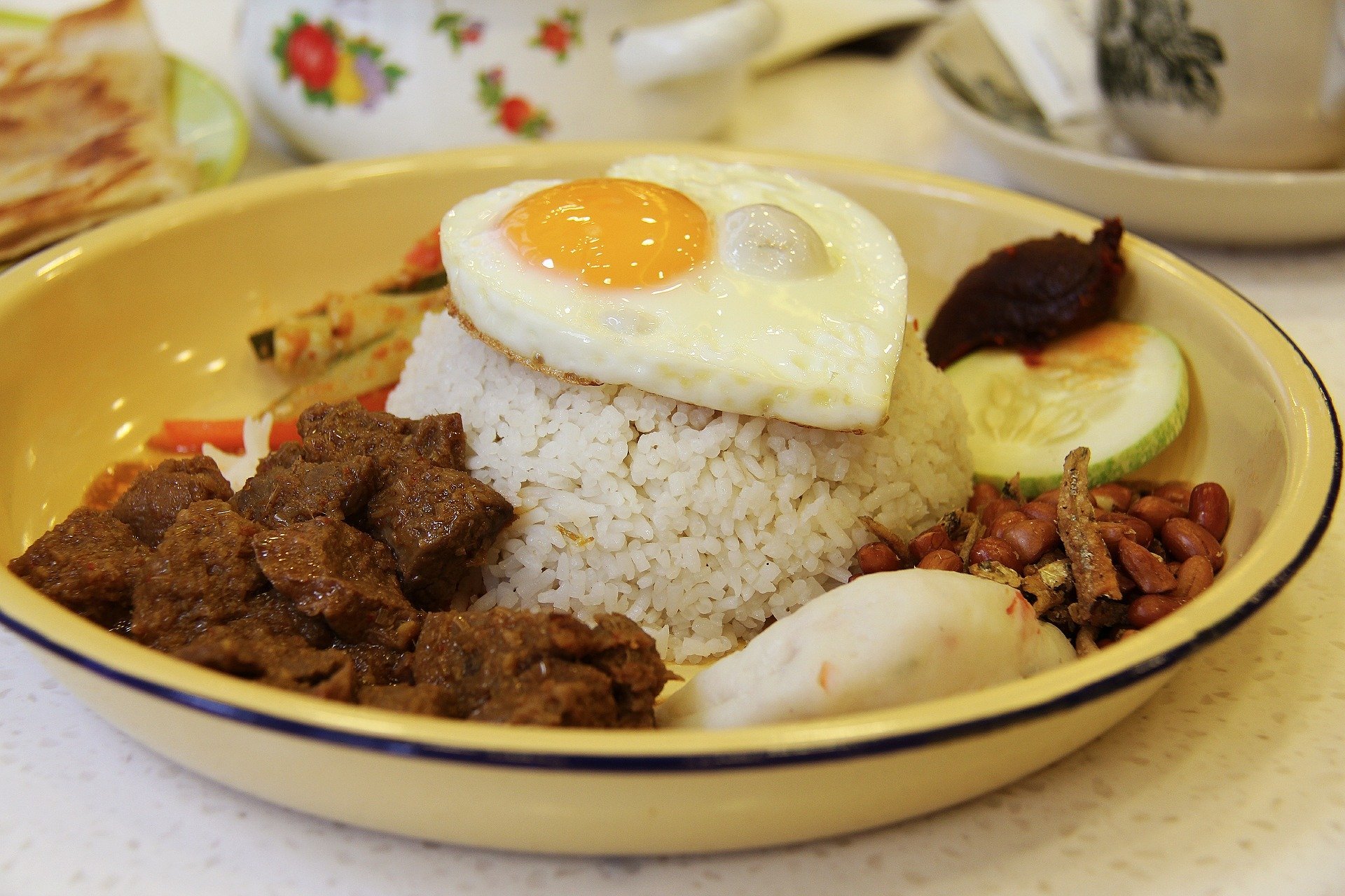 Cara Sehat Konsumsi Makanan Bersantan Saat Lebaran