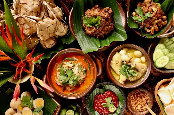 Tips Biar Tetap Aman Saat Makan Daging Waktu Lebaran