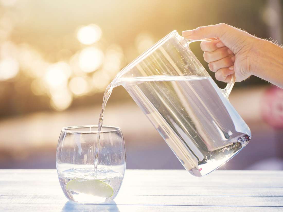 9 Manfaat Kesehatan dari Minum Air Putih, Bisa Jaga Berat Badan