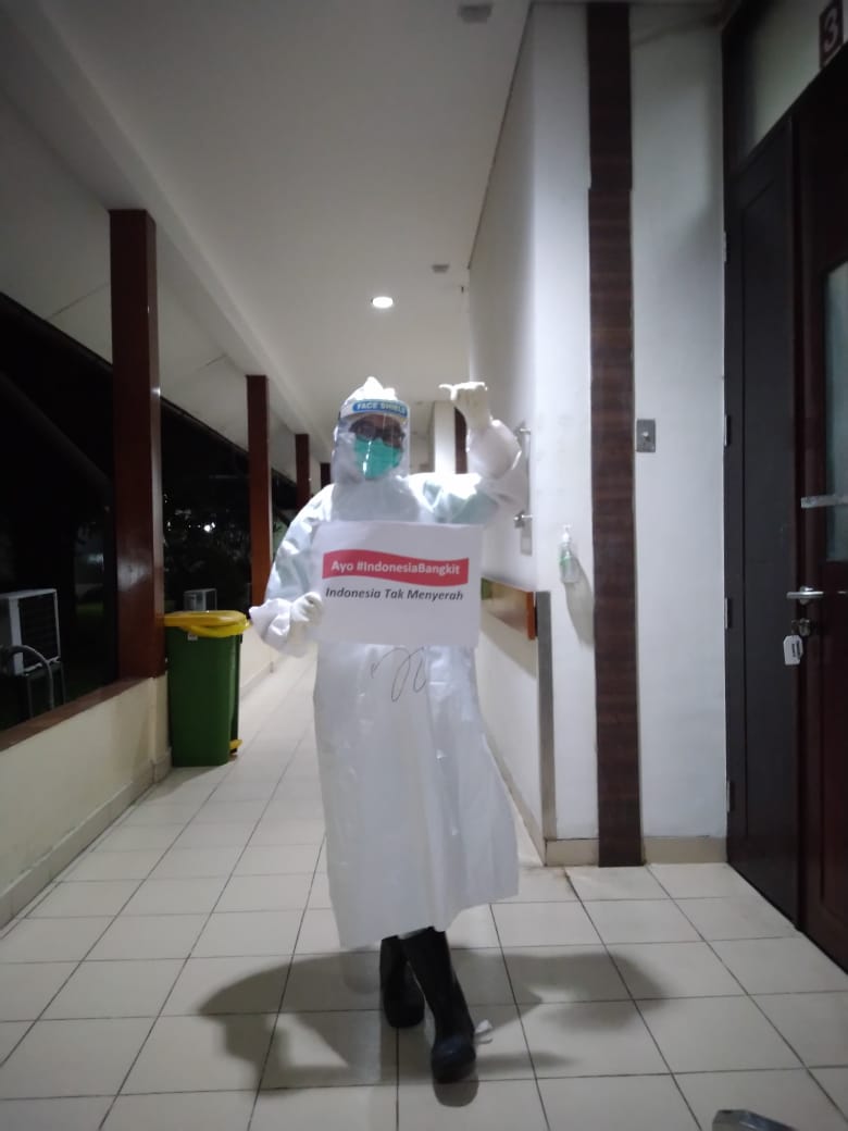 Cerita Perawat Pasien COVID-19 di RS. St. Carolus, Sampai Bantu Video Call Pasien